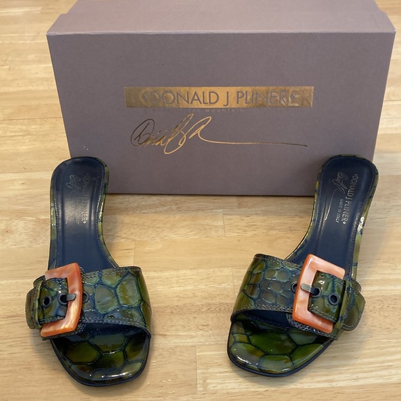 Women’s Donald J Pliner Italian Shoes - Picture 7 of 7